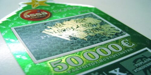 Υπερτυχερή γυναίκα κέρδισε 50.000 δολάρια για τρίτη φορά μέσα σε τρεις χρονιές